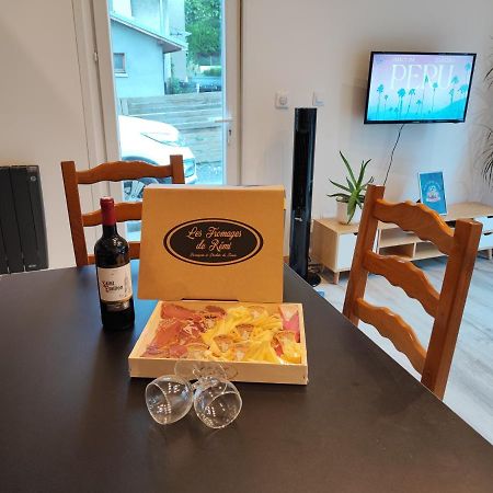 Petit Coin De Bonheur Studio Neuf Avec Terrasse Et Parking Prive A 5Mins Du Centre-Ville La Mure  Eksteriør billede