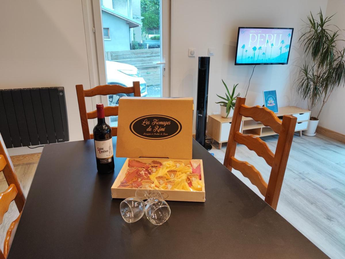 Petit Coin De Bonheur Studio Neuf Avec Terrasse Et Parking Prive A 5Mins Du Centre-Ville La Mure  Eksteriør billede